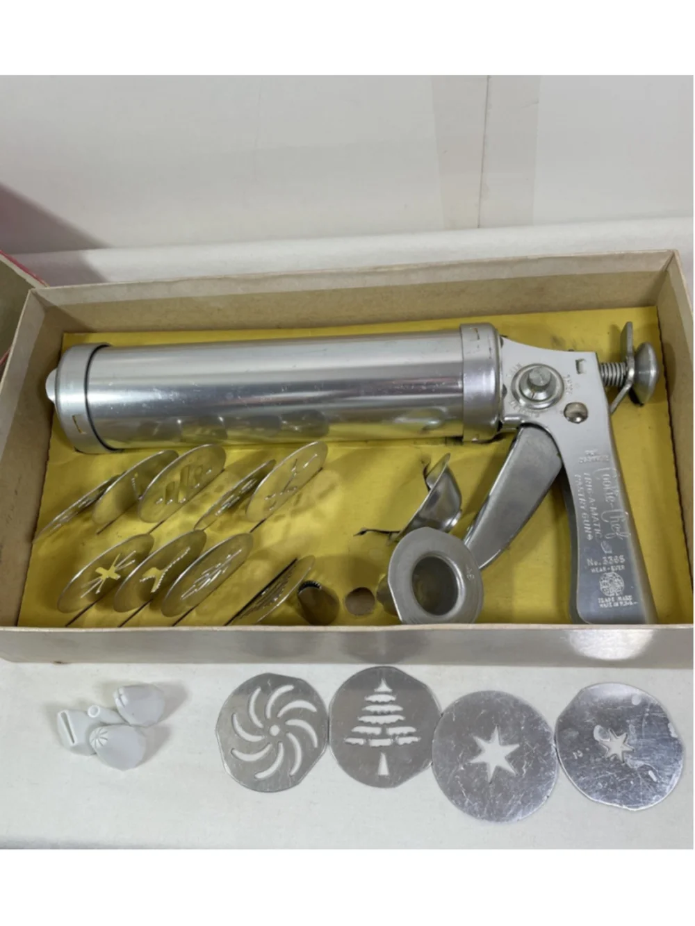 Vintage Wear-Ever Cookie Gun & Pastry Decorator Set Original Box #3365